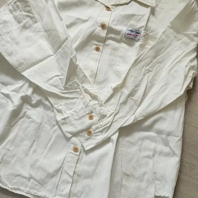 [SOLD OUT] 패치 포인트 셔츠