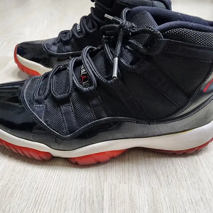 [BUNJANG] Nike Jordan 11 Retro Bred Sneakers / 나이키 조던11 레트로 브레드 270