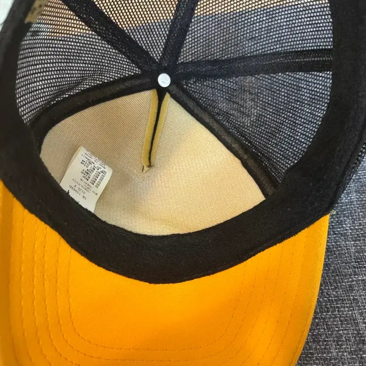 [SOLD OUT] 캐피탈 트러커캡 모자