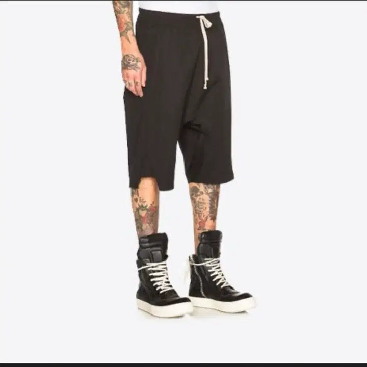 [SOLD OUT] 33~35 / 릭오웬스 사루엘 하프팬츠