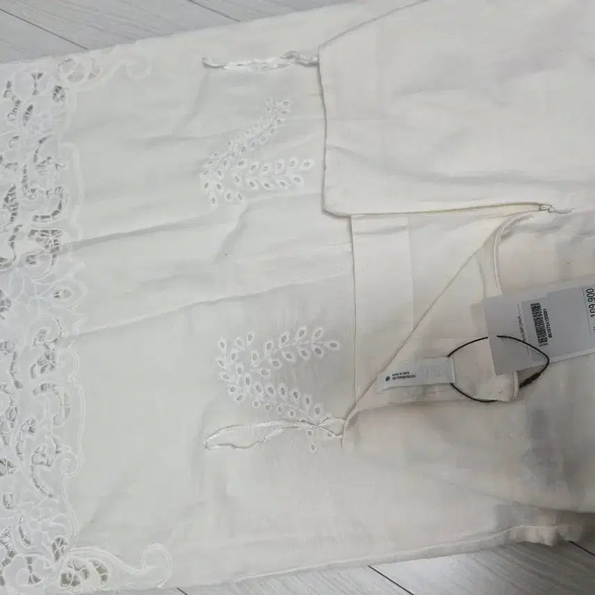 [BUNJANG] ZARA Embroidered Midi Long Skirt / 자라 펀칭 자수 미디 롱 여성 스커트 국자라