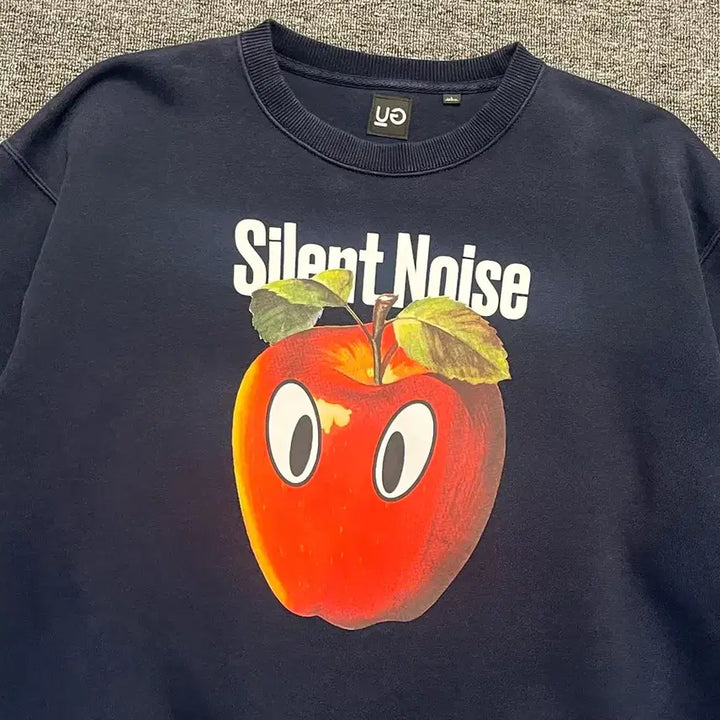 [BUNJANG] GU Undercover Silent Noise Apple Print Sweatshirt / [105] GU X 언더커버 맨투맨티 L