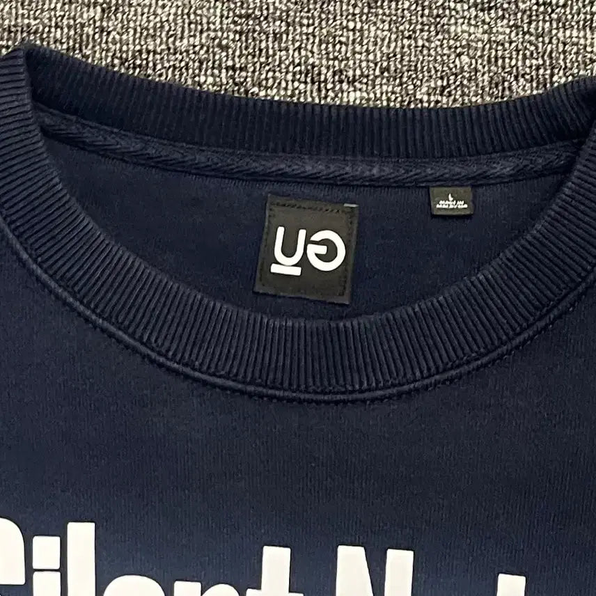 [BUNJANG] GU Undercover Silent Noise Apple Print Sweatshirt / [105] GU X 언더커버 맨투맨티 L