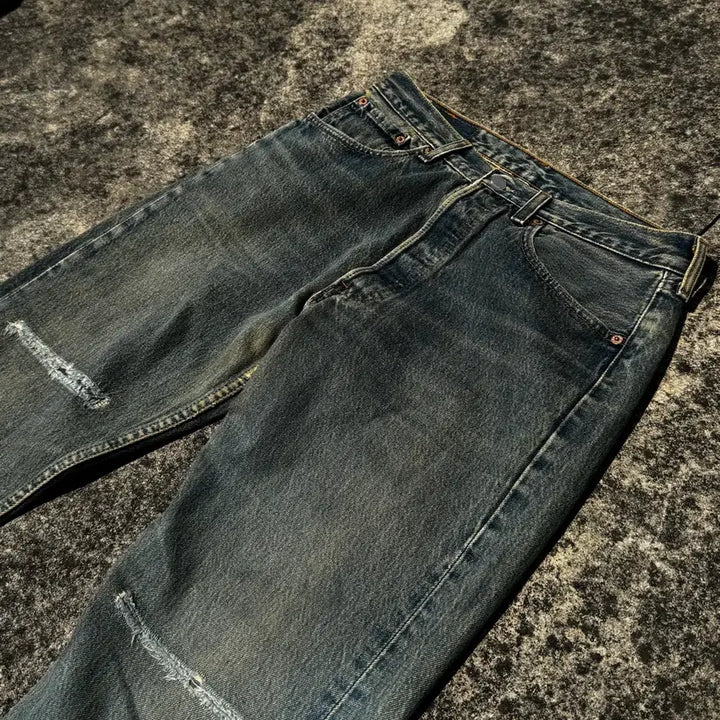 [SOLD OUT] [31] 90s USA 리바이스 501 빈티지 워싱 청바지