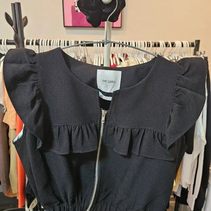 [BUNJANG] THE GARO Frill Crop Jacket and Anorak Skirt Set / THE GARO 프릴 장식 크롭 자켓 블랙 아노락 스커트 세트