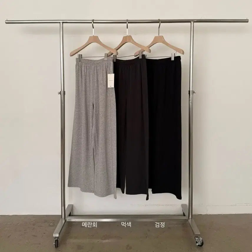 [SOLD OUT] 푸어샵 마크들리 아루드 메이비베이비 조이드비비에 미닝아웃페미니크러브코드유