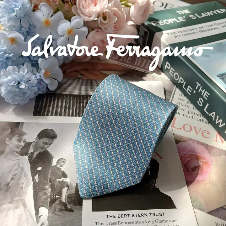 [SOLD OUT] 살바토레 페라가모 실크 블루 패턴 넥타이 8cm S~A+등급 E899