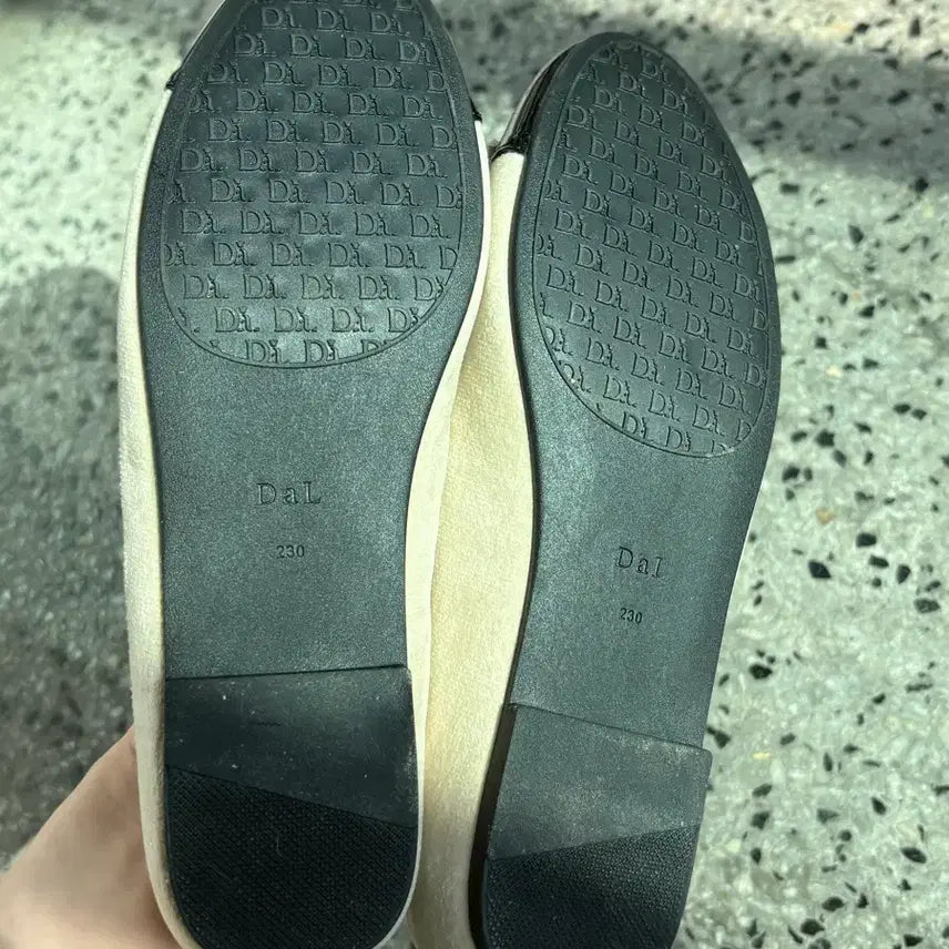 [BUNJANG] Dailylook Velvet Flat 230 Shoes / 데일리룩 벨벳 플랫 230