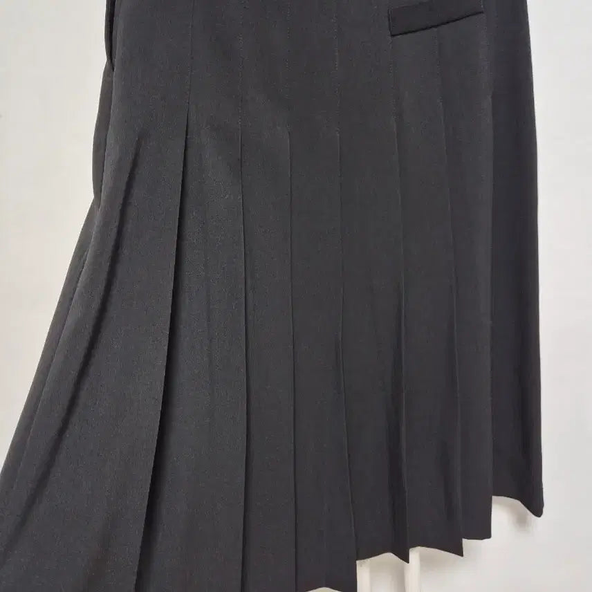 [BUNJANG] Mu:i Black Pleated Skirt / Mu:i 무이 블랙 플리츠스커트