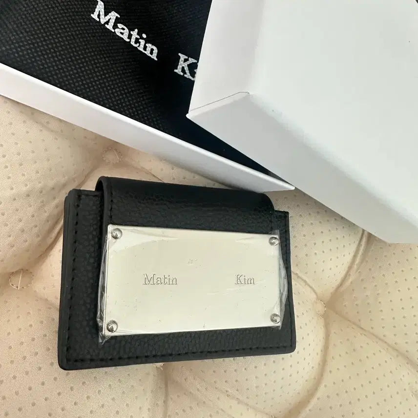 [SOLD OUT] 마뗑킴 블랙 반지갑 새상품 풀박스