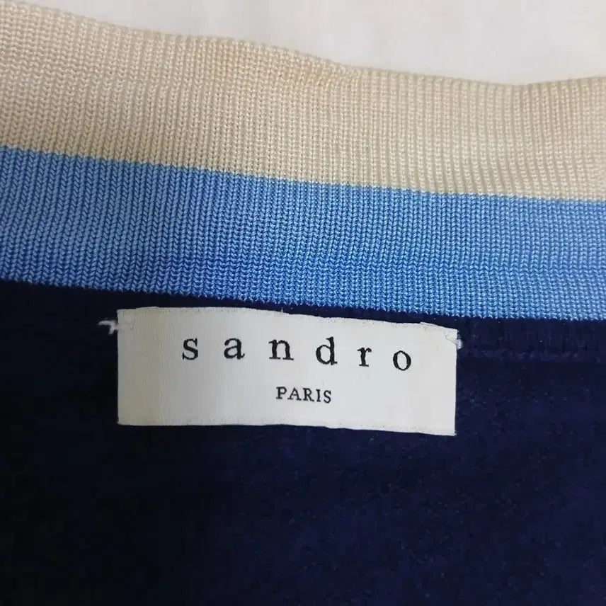 [SOLD OUT] 산드로 네이비 진주 가디건 1사이즈 (새상품 컨디션)