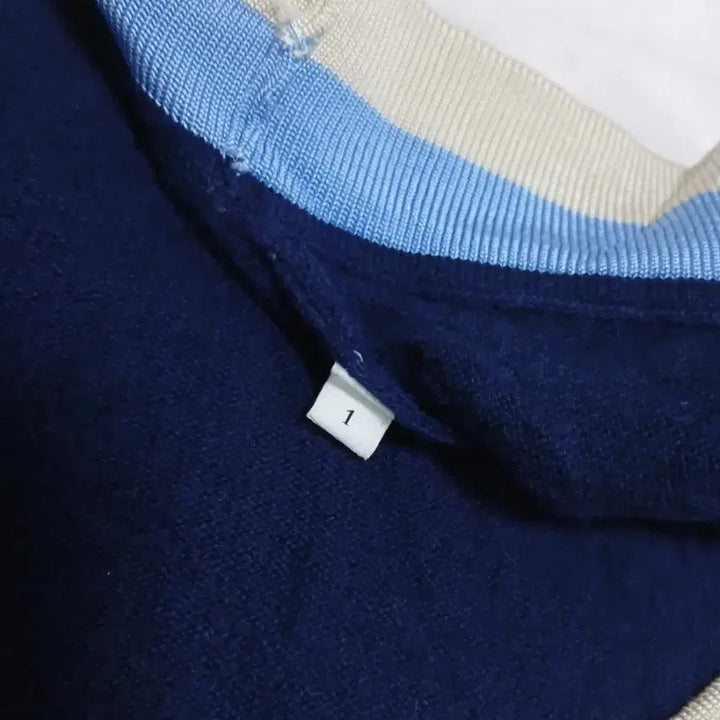 [SOLD OUT] 산드로 네이비 진주 가디건 1사이즈 (새상품 컨디션)