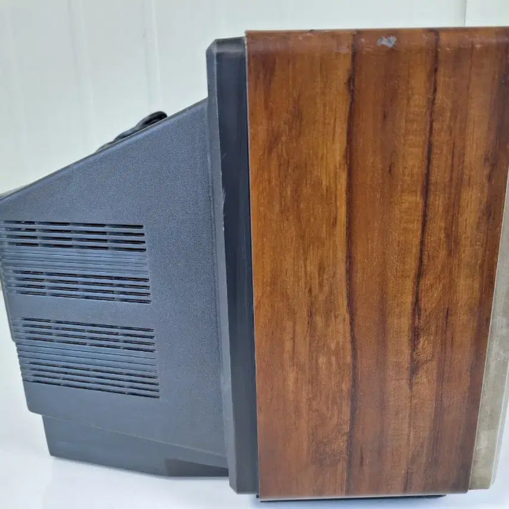 [BUNJANG] Goldstar CNR-4385 Vintage Television / 근대사 수집 자료 옛날 민속품 금성 골드스타 티비 87년