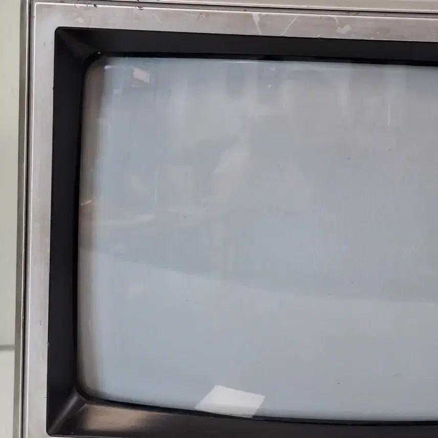 [BUNJANG] Goldstar CNR-4385 Vintage Television / 근대사 수집 자료 옛날 민속품 금성 골드스타 티비 87년