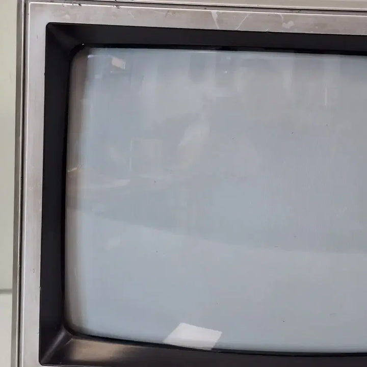 [BUNJANG] Goldstar CNR-4385 Vintage Television / 근대사 수집 자료 옛날 민속품 금성 골드스타 티비 87년