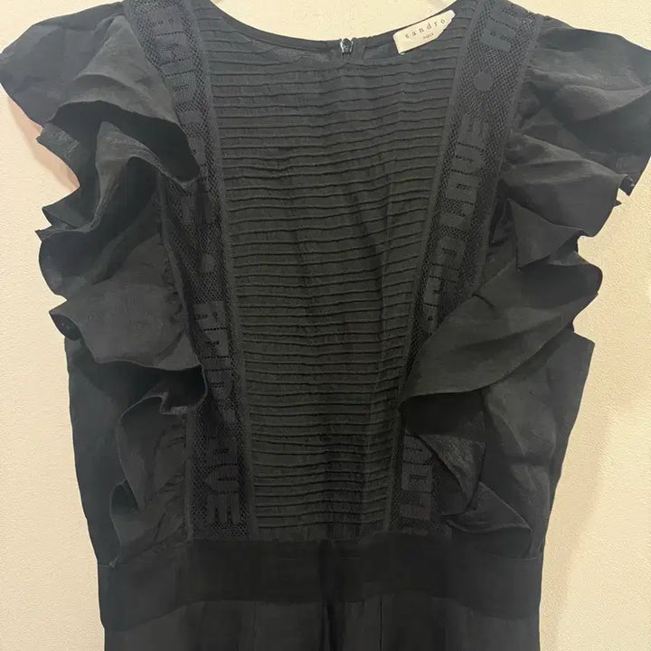 [SOLD OUT] 산드로 블랙 롱 원피스 프릴 장식