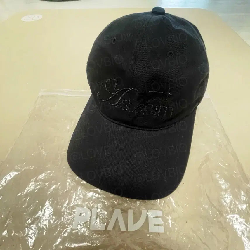 [SOLD OUT] 플레이브 육여름 볼캡 모자 BLACK