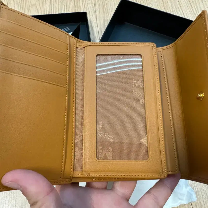 [BUNJANG] MCM Visetos Bifold Wallet / MCM 비세토스 중지갑 미사용 새상품