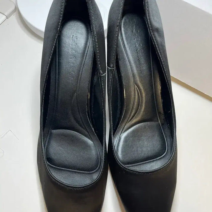 [BUNJANG] 솔트앤초콜릿 포인티드 토 스틸레토 펌프스 7cm 블랙 / 솔트앤초콜릿 포인티드 토 스틸레토 펌프스 7cm 블랙