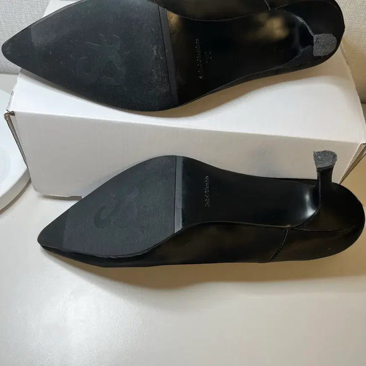 [BUNJANG] 솔트앤초콜릿 포인티드 토 스틸레토 펌프스 7cm 블랙 / 솔트앤초콜릿 포인티드 토 스틸레토 펌프스 7cm 블랙