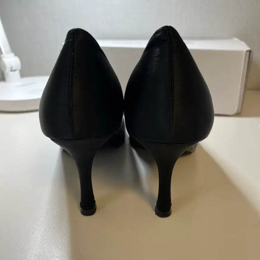 [BUNJANG] 솔트앤초콜릿 포인티드 토 스틸레토 펌프스 7cm 블랙 / 솔트앤초콜릿 포인티드 토 스틸레토 펌프스 7cm 블랙