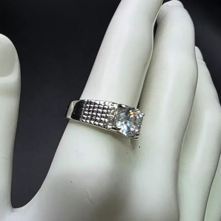 [BUNJANG] Surgical Stainless Steel Square Ring with Diamond-Cut Cubic Zirconia / 다이아컷큐빅 스퀘어반지 써지컬
