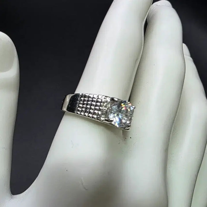 [BUNJANG] Surgical Stainless Steel Square Ring with Diamond-Cut Cubic Zirconia / 다이아컷큐빅 스퀘어반지 써지컬