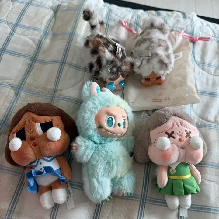 [BUNJANG] Pop Mart Crybaby x Labubu Bundle Set / 팝마트 크라이베이비 라부부
