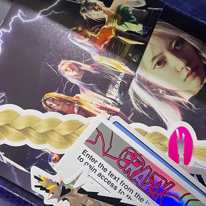 [SOLD OUT] [BUNJANG] LE SSERAFIM CRAZY VOL.1 4th Mini Album Signed Version / [새상품] 르세라핌 CRAZY 4집 미니앨범 친필 사인 버전 (인쇄아님)