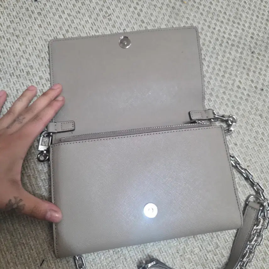 [BUNJANG] Tory Burch Chain Crossbody Bag Beige Gray Women&
