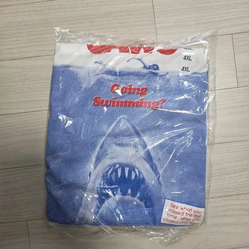 [SOLD OUT] 유니클로 죠스 반팔4xl 입니다.