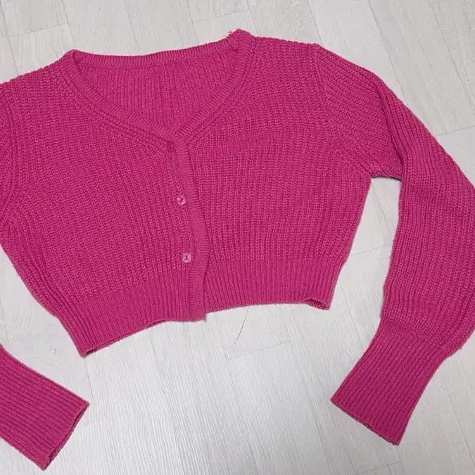 [BUNJANG] Pink Cropped Knit Cardigan / 핑크 크롭 니트 가디건