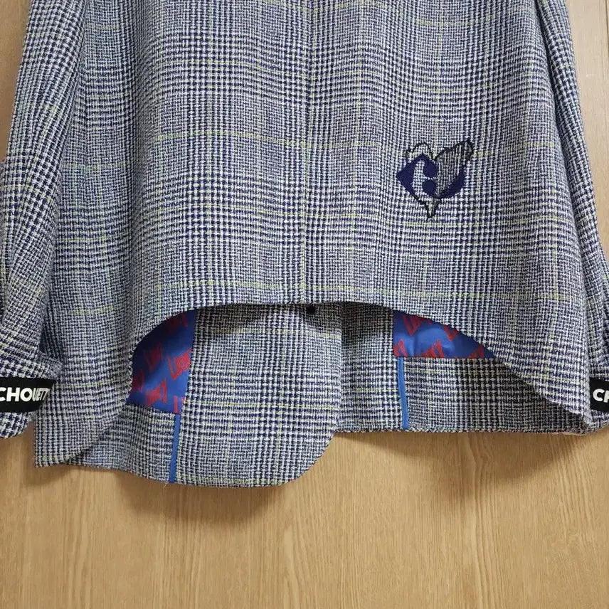 [SOLD OUT] 21년도 럭키슈에뜨) 언발 자수 린넨 체크 자켓