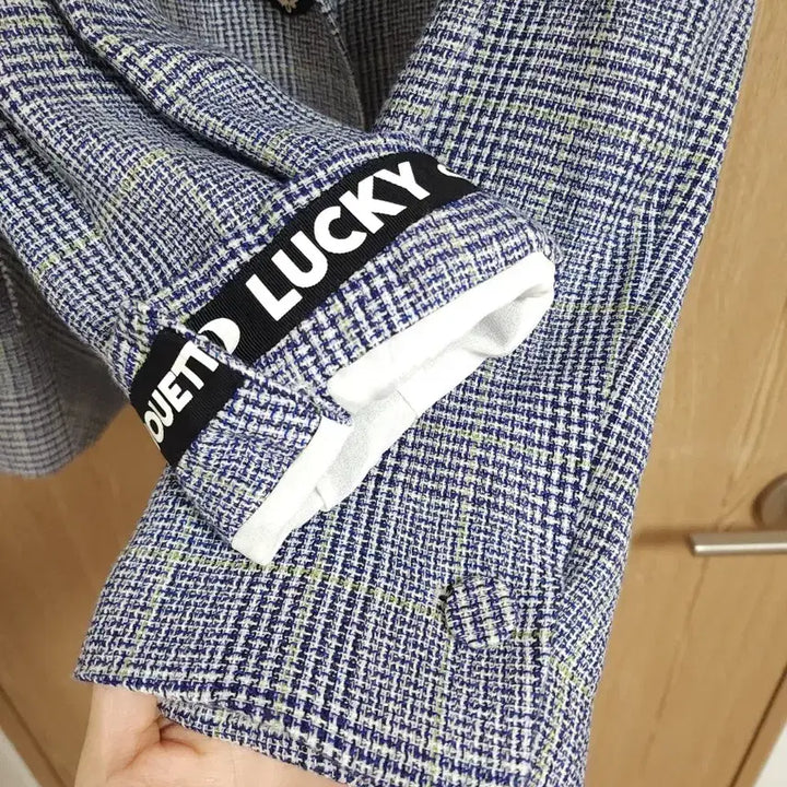 [SOLD OUT] 21년도 럭키슈에뜨) 언발 자수 린넨 체크 자켓