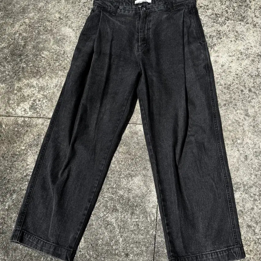 [BUNJANG] BeSlow One Tuck Black Denim Pants / [32] 비슬로우 원 핀턱 흑청 데님 팬츠