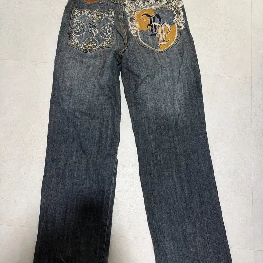 [BUNJANG] PellePelli Old School Embroidered Denim Jeans / 펠레펠리 올드스쿨 자수 오버핏 데님 34 최종가