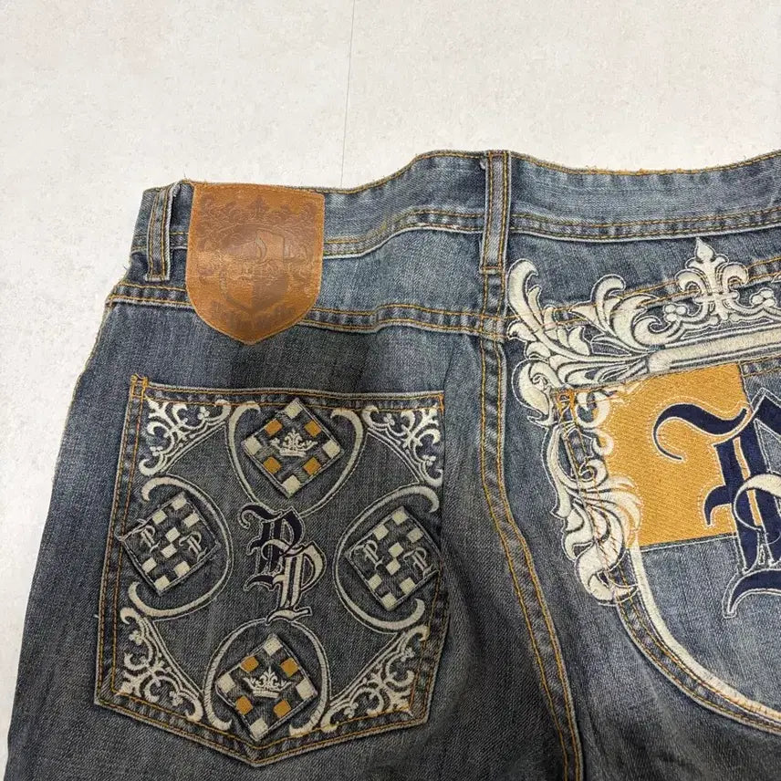 [BUNJANG] PellePelli Old School Embroidered Denim Jeans / 펠레펠리 올드스쿨 자수 오버핏 데님 34 최종가