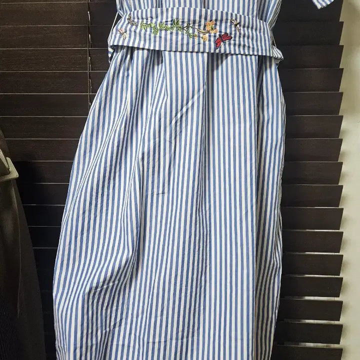 [SOLD OUT] 막스마라 자수 벨티드 롱원피스