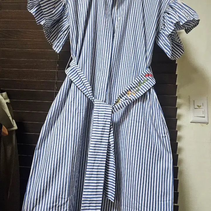 [SOLD OUT] 막스마라 자수 벨티드 롱원피스