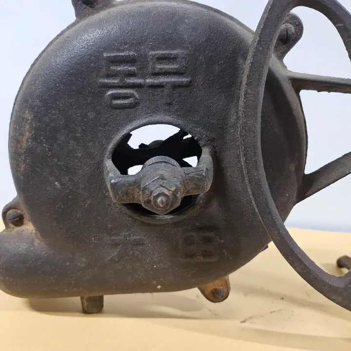[BUNJANG] Antique Cast Iron Brazier / 골동품 주철 풍로