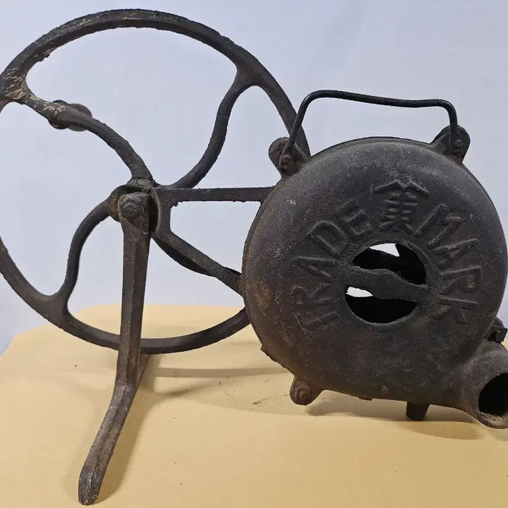 [BUNJANG] Antique Cast Iron Brazier / 골동품 주철 풍로