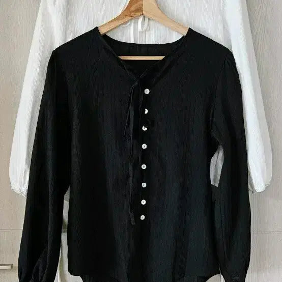 [BUNJANG] Black Blouse / 새상품  블랙 블라우스