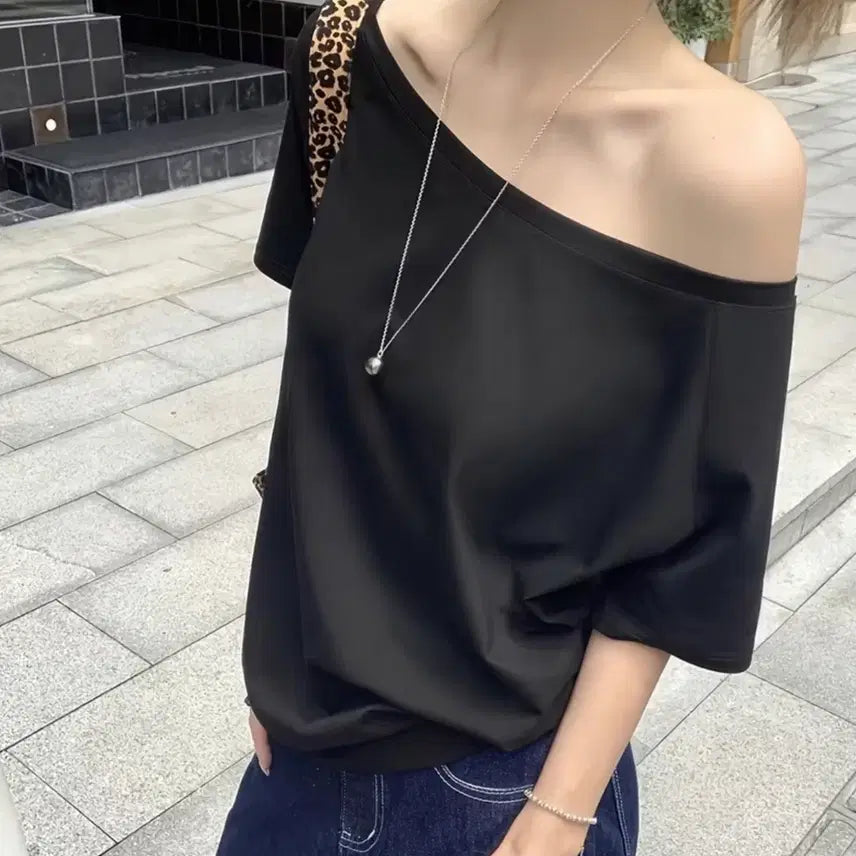 [BUNJANG] Off-Shoulder Black Short-Sleeve T-Shirt / 오프숄더 블랙 반팔 티셔츠 새상품