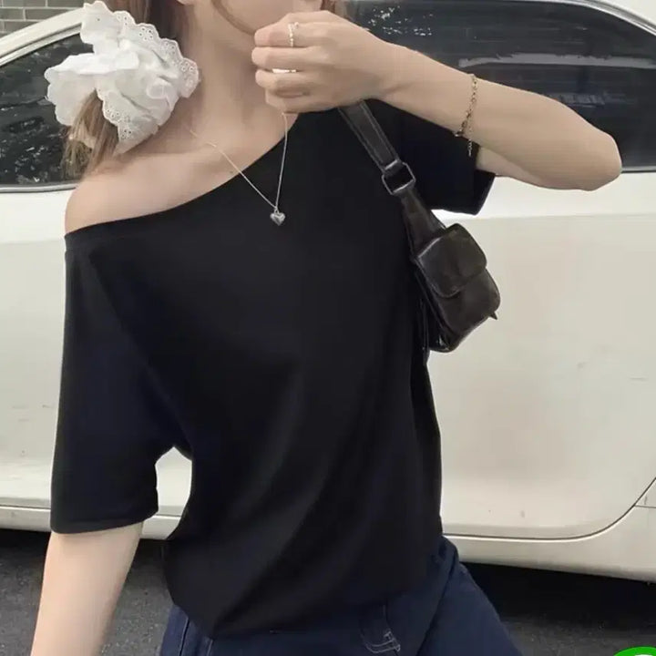 [BUNJANG] Off-Shoulder Black Short-Sleeve T-Shirt / 오프숄더 블랙 반팔 티셔츠 새상품