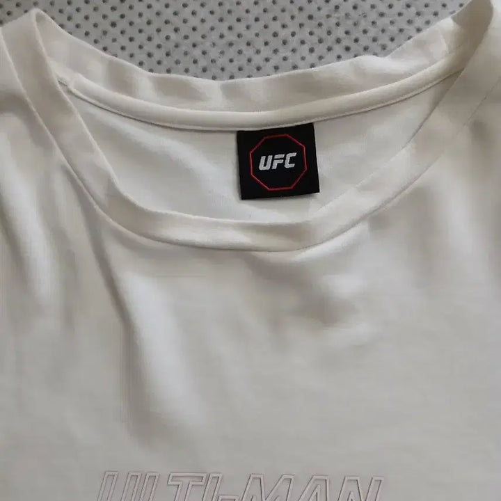 [BUNJANG] UFC White T-shirt / UFC 화이트 티셔츠 반팔 Ultimate Fighting