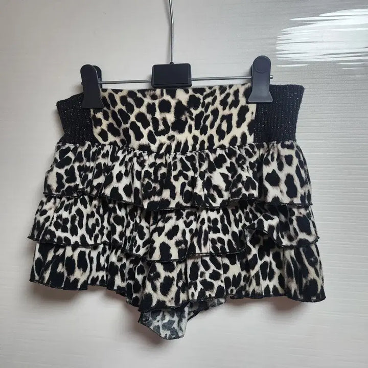 [BUNJANG] Leopard Print Ruffle Shorts / 레오파드 프릴 반바지