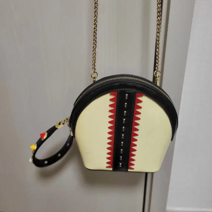 [BUNJANG] Ivory Chain Mini Crossbody Bag / 아이보리색 체인 미니 크로스백