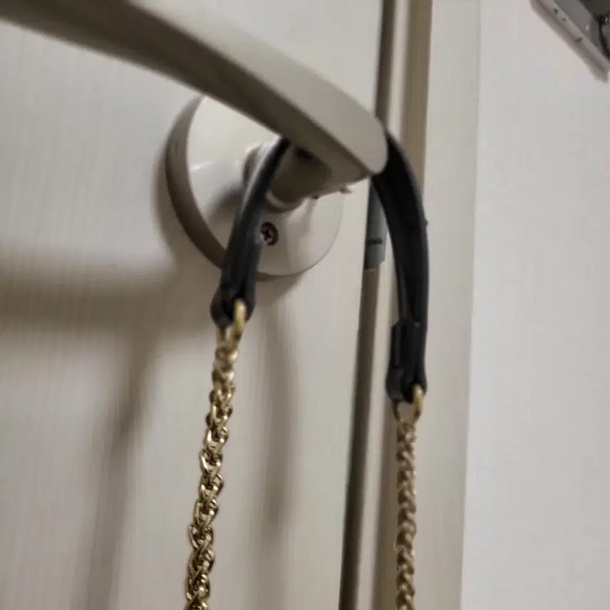 [BUNJANG] Ivory Chain Mini Crossbody Bag / 아이보리색 체인 미니 크로스백