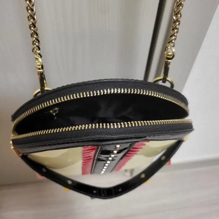 [BUNJANG] Ivory Chain Mini Crossbody Bag / 아이보리색 체인 미니 크로스백