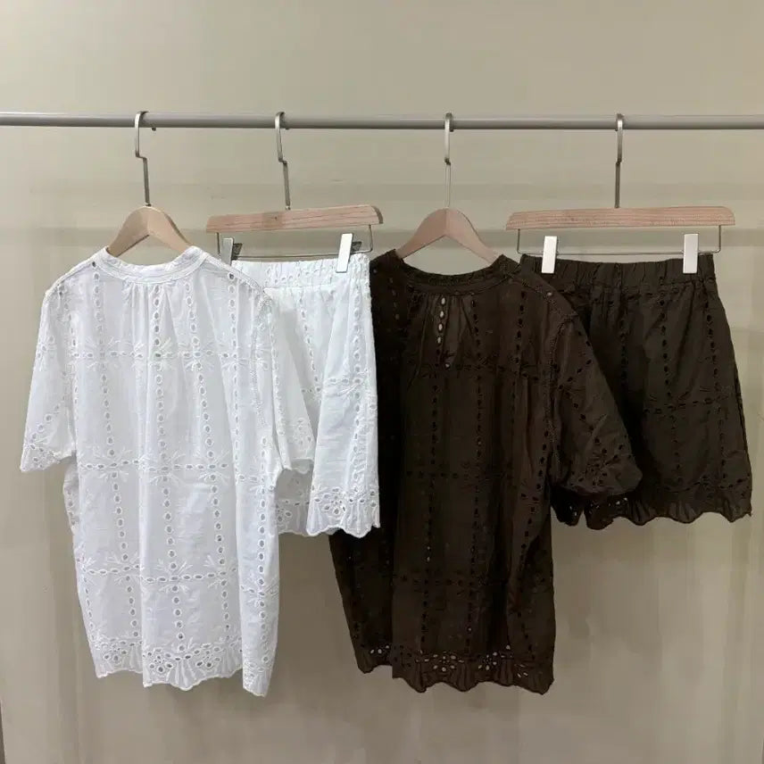 [BUNJANG] Ssong Label Punching Two-Piece Set White / (새상품)쏭라벨 펀칭 투피스 화이트free